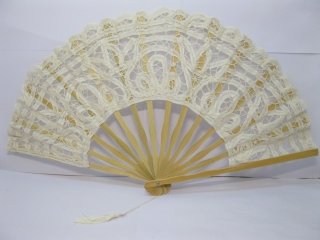 1Pc Ivory Bridal Battenburg Lace Hand Fan Wedding Favor