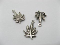 (image for) 200 Charms Metal Maple-leaf Pendants finding