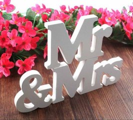 1Set White Mr & Mrs Wedding Sign Decoration