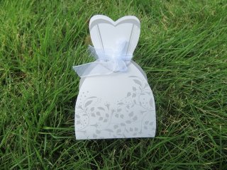40Pcs White Bride Bomboniere Boxes Wedding Favor w/Ribbon