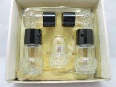 1Sets X 5pcs Spice Bottles with Holder Shelf 1Sets X 5pcs Spice Bottles with Holder Shelf
