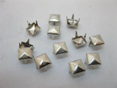 (image for) 500Pcs Silver Color Pyramid Studs 7x7mm Leather Craft