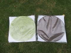 1Pack x 4Pcs Round Non Slip Carpet Rug Mat 41cm Dia. 1Pack x 4Pcs Round Non Slip Carpet Rug Mat 41cm Dia.