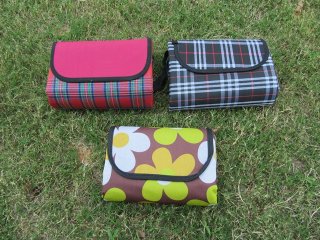 1X Foldable Camping Blanket Picnic Beach Mat Moisture-Resistant (image for) 1X Foldable Camping Blanket Picnic Beach Mat Moisture-Resistant
