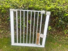 1Pc Pet Dog Safety Gate Fence Easy Installation Secure&Reliable