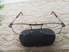 1Pc Clear Folding Foldable Reading Glasses 150+ with Case 1Pc Clear Folding Foldable Reading Glasses 150+ with Case