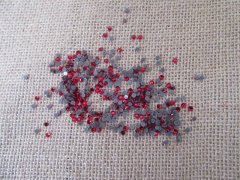 (image for) 7500Pcs Red Round Facted Flatback Rhinestone 3mm Dia.