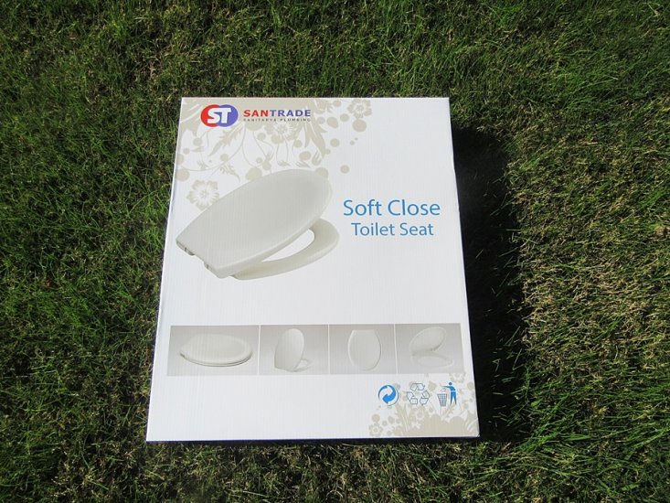 1X New Plain White Soft Close Toilet Seat & Cover - Click Image to Close