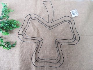 (image for) 24Pcs Metal Wreath Frame Shamrock Plant Shape DIY Decoration