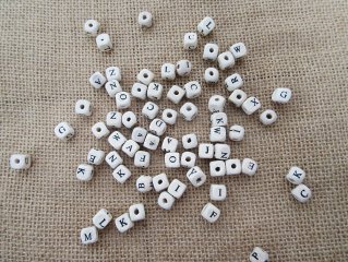 850Pcs Wooden Cube Alphabet Letter Beads 8x8mm