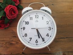 1X Gaint White Classic Bedside Clock Alarm Clock 1X Gaint White Classic Bedside Clock Alarm Clock