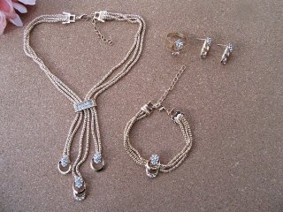 1Set Necklace Bracelet with Matchable Earring and Ring Jewelry S