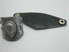 60X Middle Ages Style Foldable Leather Rings