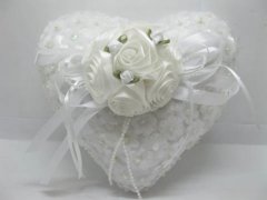 1X White Heart Wedding Ring Pillow w/case under Rose 1X White Heart Wedding Ring Pillow w/case under Rose