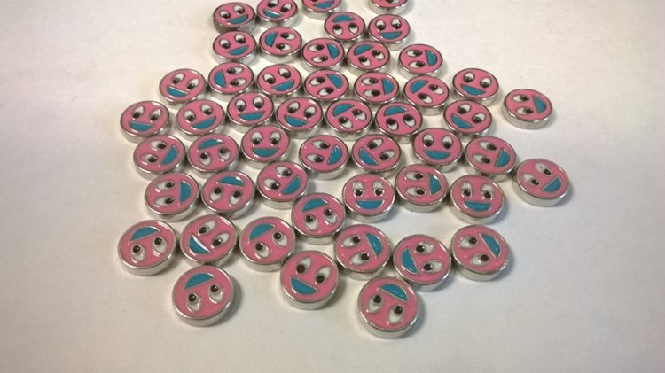 50 pcs SMILEY FACE floating charm - Click Image to Close