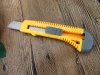 20Pcs Yellow Retractable Utility Knives Cutters