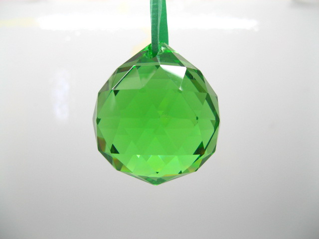 10X Green Lead Crystal Ball Suncatchers 20X25mm - Click Image to Close