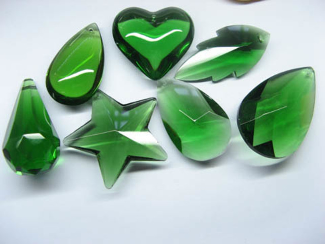 30 Assorted Green Glass Pendants pd-gd-ch8 - Click Image to Close