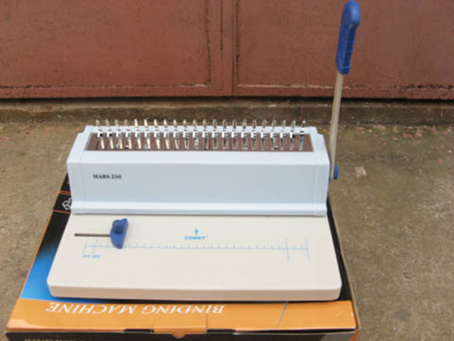 Brand New A4 Comb Book Binding Machine 12Papers Brand New A4 Comb Book Binding Machine 12Papers
