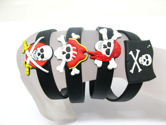 50Pcs Fancy Dress Rubber Pirate Skull Bracelet Assorted - Click Image to Close