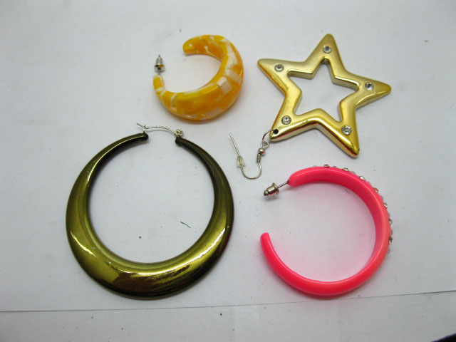 60 Pairs Assorted Fashion Plastic Earrings Wholesale - Click Image to Close