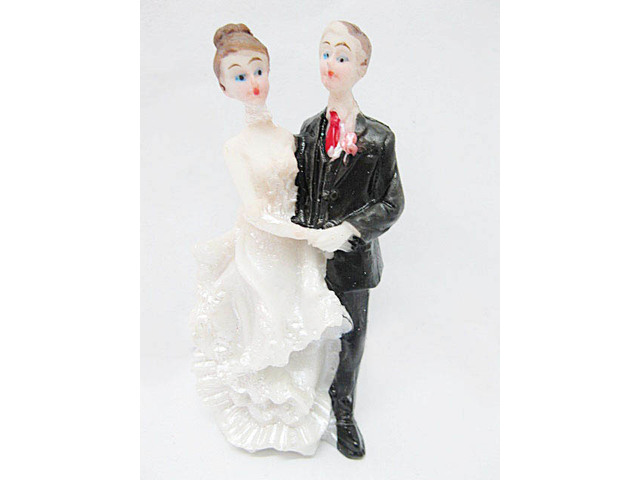 10X Embrace Bride & Groom Wedding Cake Decoration 10X Embrace Bride & Groom Wedding Cake Decoration