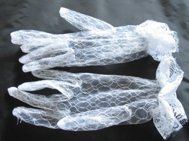2Pair White Lace Wedding Dress Bridal Gloves 23cm