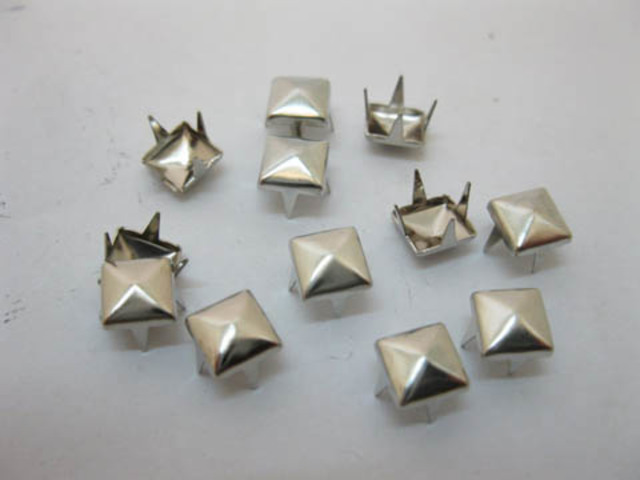 500Pcs Silver Color Pyramid Studs 7x7mm Leather Craft - Click Image to Close