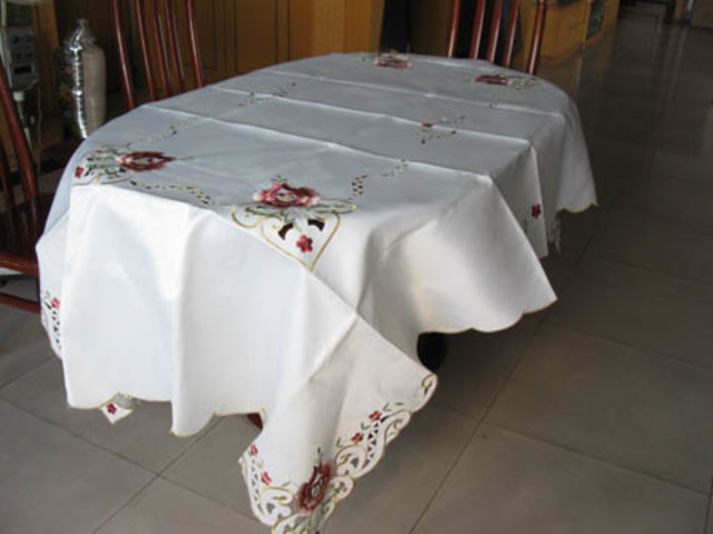 1X New Embroidered Flower 144x228cm Table Cloth 1X New Embroidered Flower 144x228cm Table Cloth