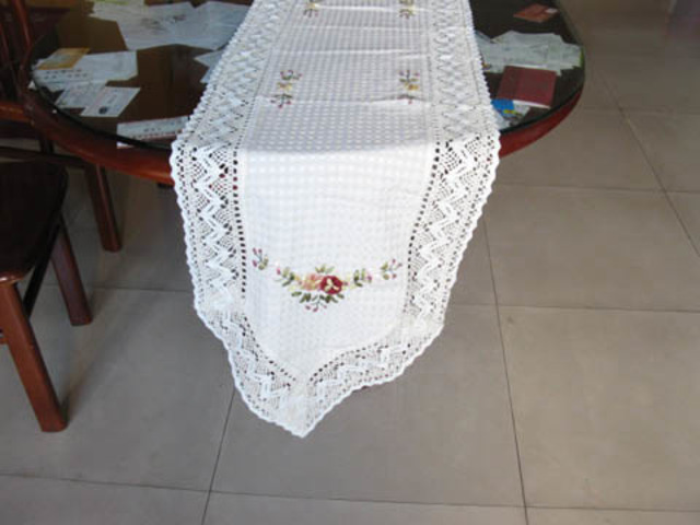 1X New Floral Table Runner Cloth Garden Style 200x40cm 1X New Floral Table Runner Cloth Garden Style 200x40cm