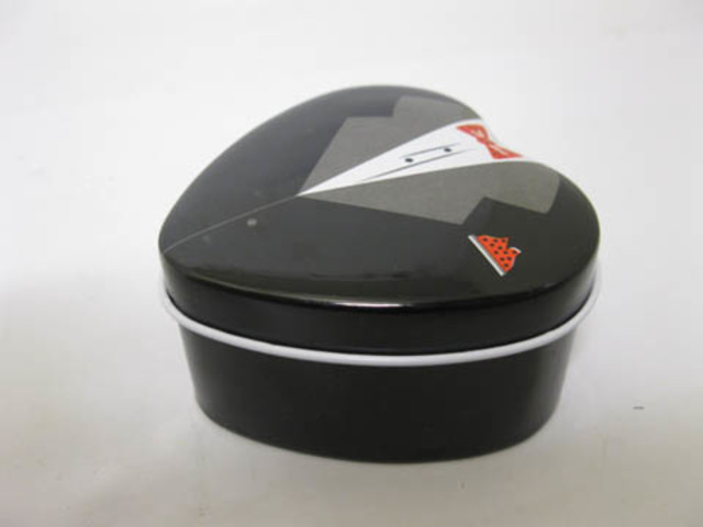 12Pcs Metal Tin Heart Bridegroom Candy Box Wedding Favor 12Pcs Metal Tin Heart Bridegroom Candy Box Wedding Favor