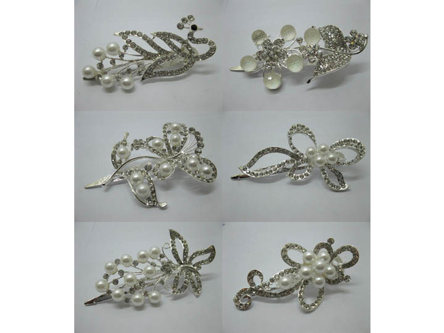 4Pcs Silvery Hair Clips W/ Rhinestone & Pearl Assorted - Click Image to Close