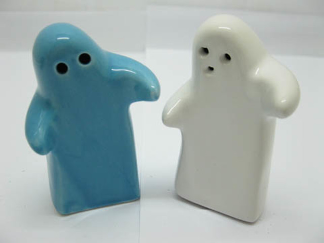 12Pairs Embracing Hug Pepper & Salt Shakers Wedding Favor 12Pairs Embracing Hug Pepper & Salt Shakers Wedding Favor