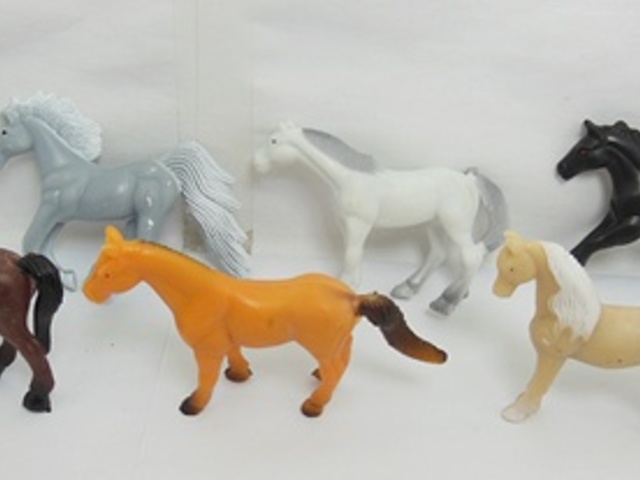 100 New Plastic Horse Great Toy Assorted - Click Image to Close