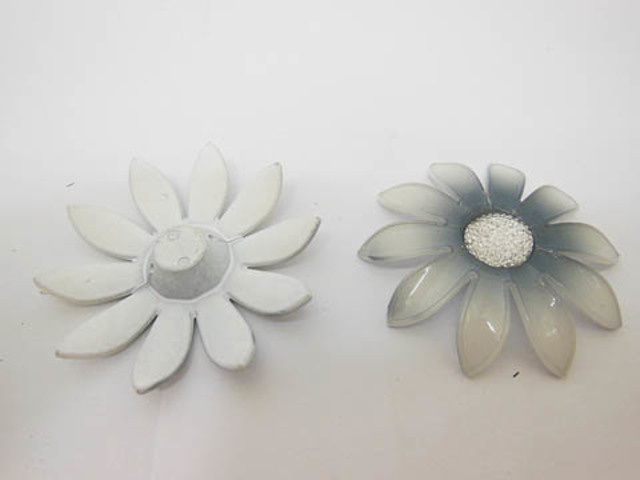 20Pcs Gray Blossom Sunflower Hairclip Jewelry Finding Beads 6cm 20Pcs Gray Blossom Sunflower Hairclip Jewelry Finding Beads 6cm