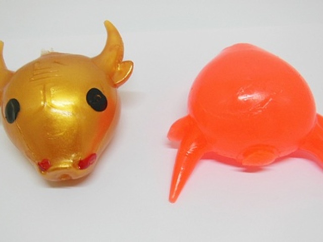 12 Funny Squishy Bull Head Sticky Venting Balls - Click Image to Close