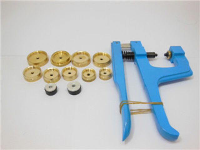 1X Metal Press/ Watch Case Closer Combo Multiple dies 1X Metal Press/ Watch Case Closer Combo Multiple dies