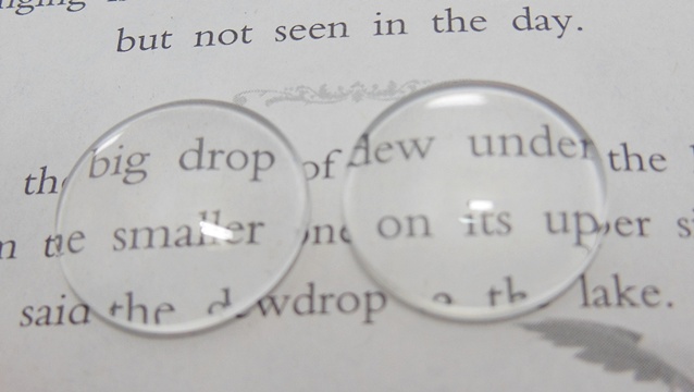 200Pcs Clear Round Glass Magnifying Cabochon Tiles 16mm Beads - Click Image to Close