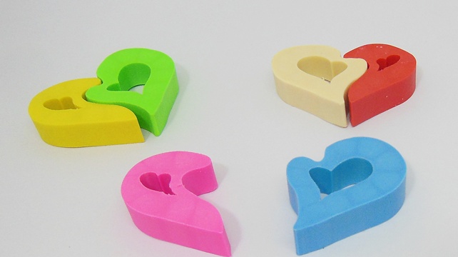 36Pkts x 2Pcs Novelty Heart Shape Erasers Mixed Colour - Click Image to Close