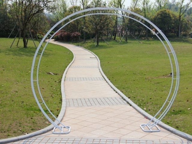 1X Heavy Duty Large Circular Wedding Garden Arch 240x230cm - Click Image to Close