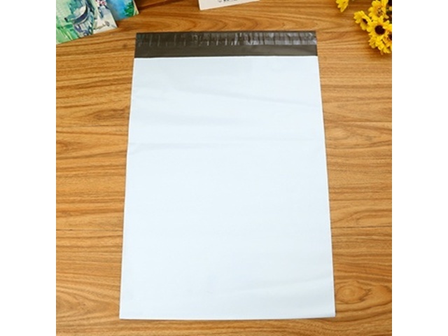 100 White Plastic Mailing Postal Bags 30x17cm
