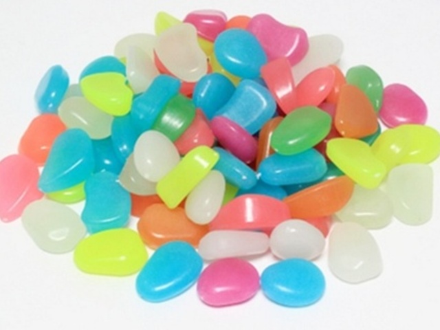 100 Glow in The Dark Stones Pebbles Rock Fish Home Garden Decor 100 Glow in The Dark Stones Pebbles Rock Fish Home Garden Decor
