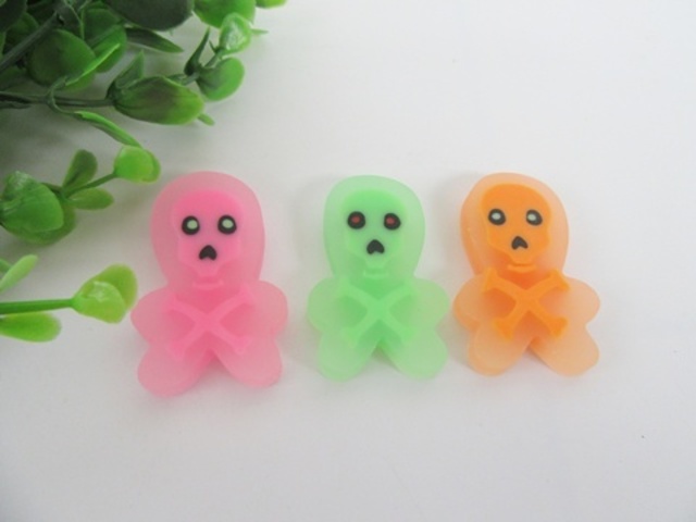 40Pcs Skull Shape Erasers Mixed Color - Click Image to Close