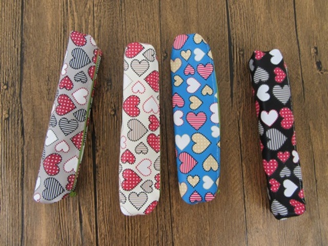 18 Lovely Heart Design Pen & Pencil Bag Mixed 19cm Long - Click Image to Close