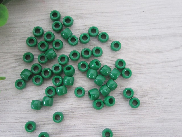 1100 Plastic Green Barrel Pony Beads 6x8mm - Click Image to Close