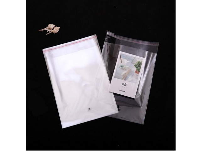 1000 Clear Self-Adhesive Seal Plastic Bags 31.5x22cm 1000 Clear Self-Adhesive Seal Plastic Bags 31.5x22cm
