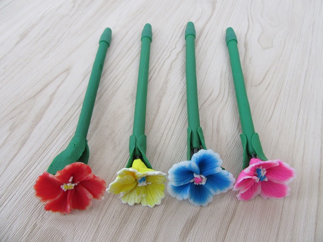 10Pcs Plum Blossom Style Polymer Clay Ball Point Pens - Click Image to Close