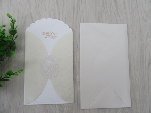 10Pcs New Wedding Invitation in Flower Cover 10Pcs New Wedding Invitation in Flower Cover