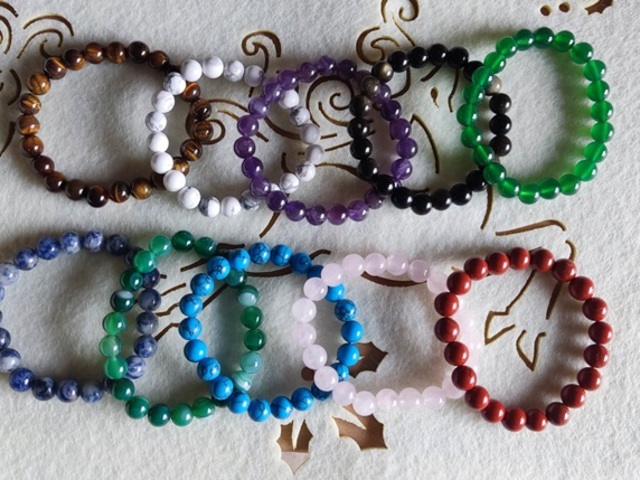 10Pcs Gemstone Beads Beaded Bracelet 10 Designs - Click Image to Close