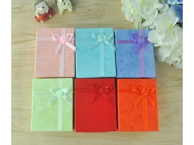 12 New Jewelly Display Case w/Bowknot 9x7x2.5cm